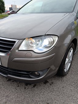 Volkswagen Touran 1.4 TSi DSG - 10