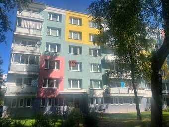 NA PRENÁJOM: 1i byt 40 m2, 4/5 posch. výťah, Beskydská 7. - 10