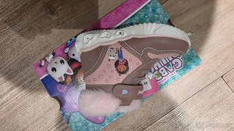 Nenosene nove topanočky pre dievcatko - 10