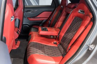 Jaguar F-Pace 5.0 V8 SVR AWD A/T - 10
