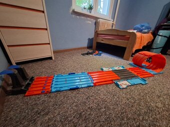 Hot Wheels - 10