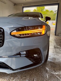 Volvo S90 B5 AWD (4x4), 173 kW + 10 kW Mild Hybrid - 10