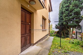 NA PREDAJ 6 IZBOVÝ RODINNÝ DOM S DVOMI BYTOVÝMI JEDNOTKAMI | - 10