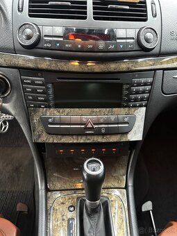 Mercedes Benz E350 V6 4matic - 10