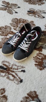 Dámske džínsy obyv za pár € - 10