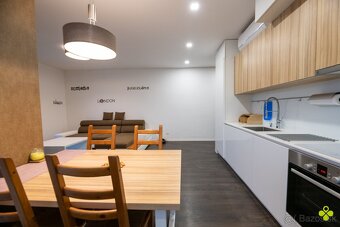 Štýlový 2-izbový byt na prenájom s lodžiou a parkovaním - 10