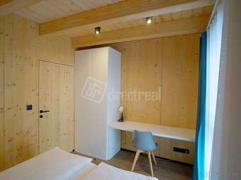 Zabudnite na hotel :-) Tento loftový apartmán takmer v … - 10