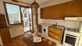 1-izbový byt s balkónom - 10
