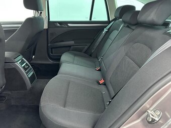 Superb Combi 1,6 TDI CR DPF Elegance M5 Ťažné - 10