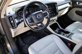 Volvo XC40 D4 Momentum (2018) - 10