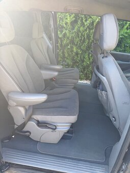 Chrysler Grand Voyager - 10