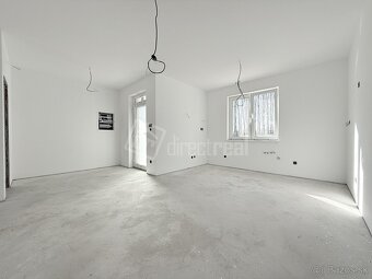 VEDĽA TERMÁLNEHO KÚPALISKA - 4 IZBOVÝ RODINNÝ DOM TY… - 10