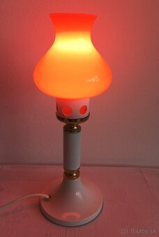 Retro sko, porcelán, lampička a kovová zvonička - 10