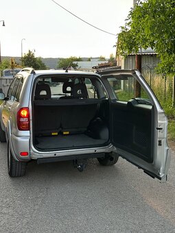 Toyota Rav4 2.0 D-4D 4x4 Klimatronik,Ťažné, Len 156.000km - 10