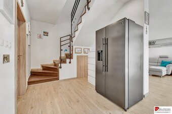 REB.sk Predaj 4 izbový dom.100 m2, pozemok 208 m2, Štúrova u - 10