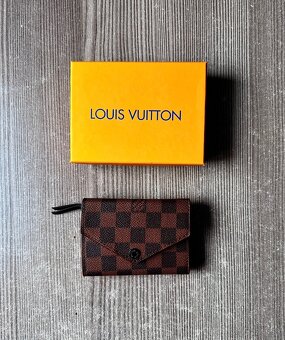 Louis Vuitton - 10