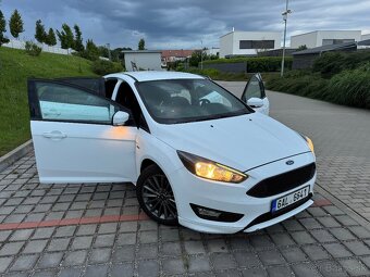 Ford Focus 1.5 EcoBoost ST-Line - 10