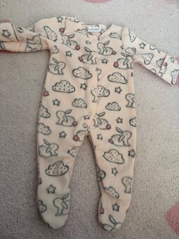 Krabica oblečenia 20€/kus - 10