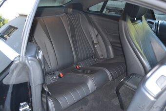 Mercedes-Benz E trieda Kupé 300d - 10