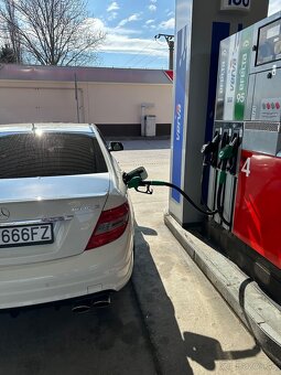 Mercedes C63 amg - 10