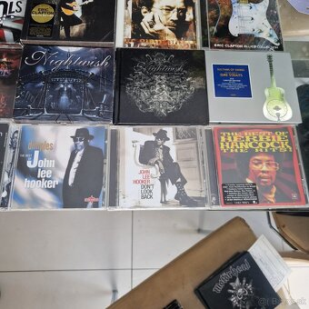 CD-čka..AC/DC,PINK FLOYD,DAVID GILMOUR,LED ZEPPELIN.... - 10