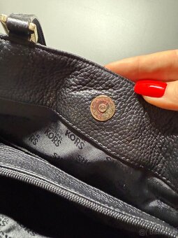 Kožená kabelka Michael Kors - 10
