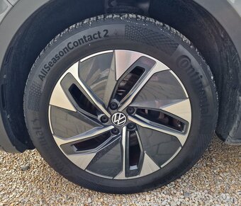 VOLKSWAGEN ID.4 PRO PERFORM. 77KWH, SOH: 94,4% / ODPOČET DPH - 10