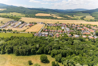 Šesť veľkých pozemkov na predaj - 10
