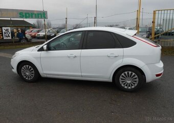 Ford Focus 1,6 74 kW KLIMA Serviska benzín - 10