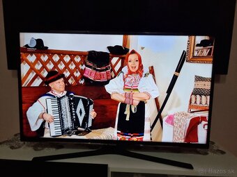 Predám LED TV SAMSUNG UE32F4000AW HD - 10