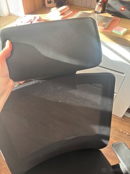Kancelárska čierna stolička - 10