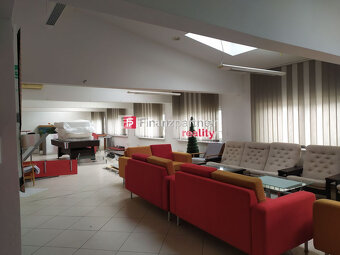 Obchodno-administratívny objekt s veľkým skladovým priestoro - 10