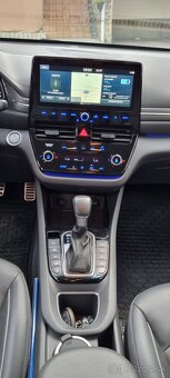 Hyundai IONIQ Plug In Hybrid - 10