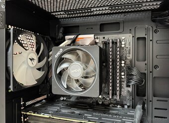 Ryzen 7 3800XT \16GB\RTX 2080Ti\SSD\850W Zdroj - 10
