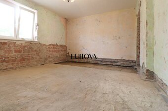 Rodinný dom na rekonštrukciu v obľúbenej lokalite Dolné Kočk - 10