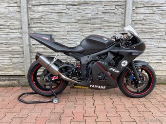 YAMAHA R6 - 10