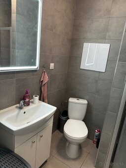 Dám do prenájmu 1.5 izbový byt komplet zariadený s balkónom - 10