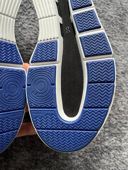 On Running Cloud, model On The Roger, velikost 38 - 10