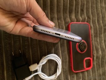 Predám iPhone 11.64 gb ako novy. - 10