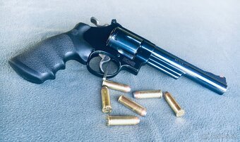 Revolver Smith&Wesson .44 Magnum - 10