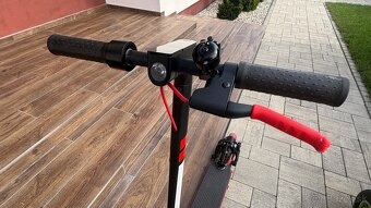 Elektricka kolobezka Xiaomi Scooter Pro - 10