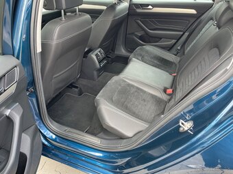 Volkswagen Passat Variant 2.0 TDI Elegance 4Motion DSG - 10