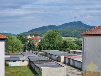 Prenájom, zariadený 1i byt s veľkým balkónom Žiar n/Hronom - 10