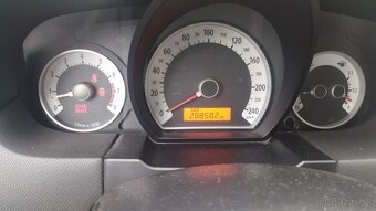 Kia ceed 1,6 benzín výkon 93kw r.v.2008 - 10