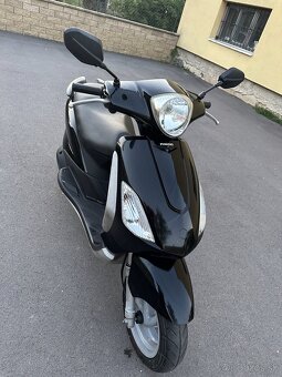 Skúter Piaggio Fly 300 - 10