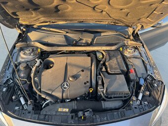 Mercedes-Benz GLA 200D - 10