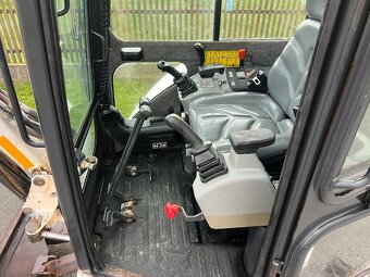 Minibagr Bobcat 425 G bez přesahu zádě, 2,7t - 10