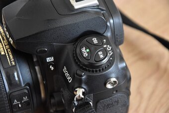Nikon d200 / d 200 s objektivom 18-105 AF-s + pamatova karta - 10