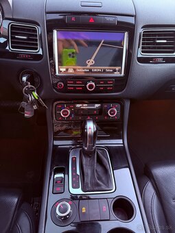 VW Touareg 2 3.0tdi 180kw exclusive - 10