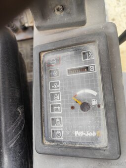 Minibáger PelJob 1,5t + 2x lyžica. - 10